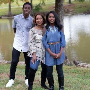 Meet your Posher, Simone